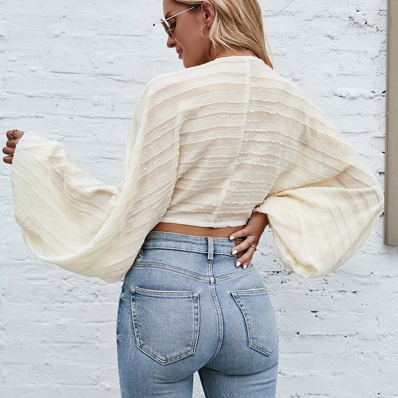 🐚 BOHO CREAM WHITE LACE TRIM CROPPED TOP! - Picture 2 of 9